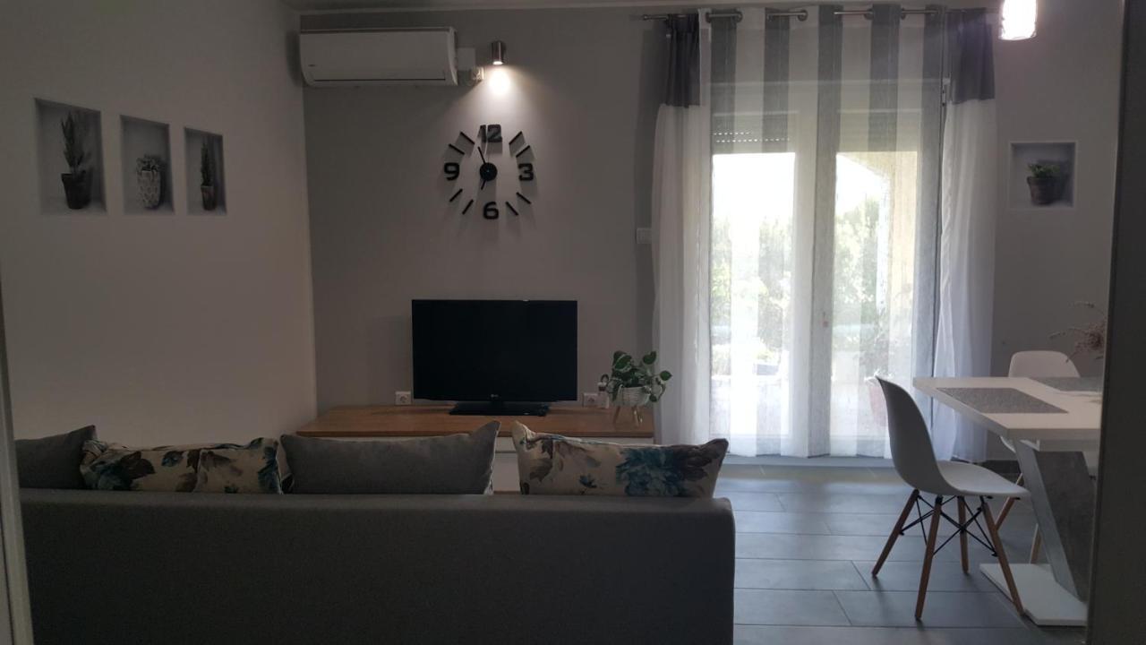 Andela Home - Krka Waterfalls Лозовац Екстериор снимка
