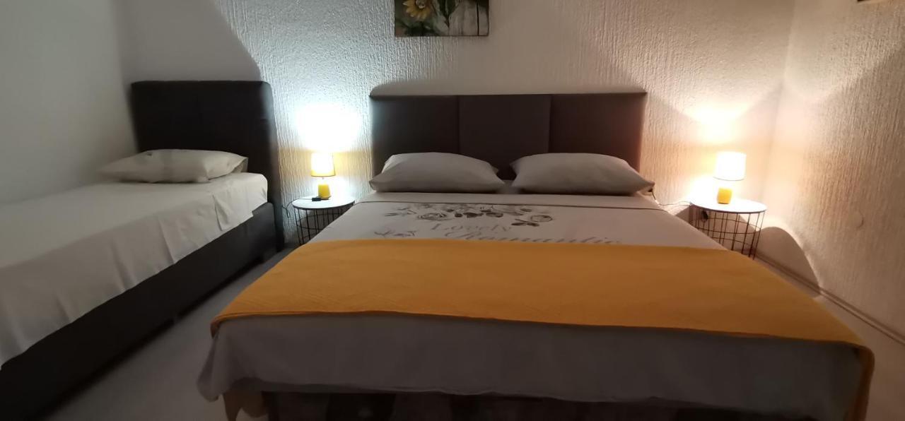 Andela Home - Krka Waterfalls Лозовац Екстериор снимка